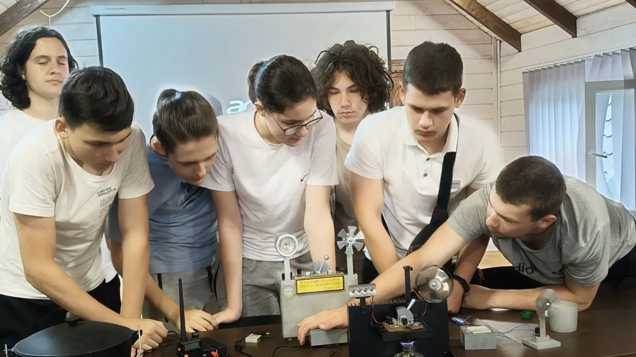 Кафедра термоелектрики та медичної фізики провела лекцію для обдарованої молоді